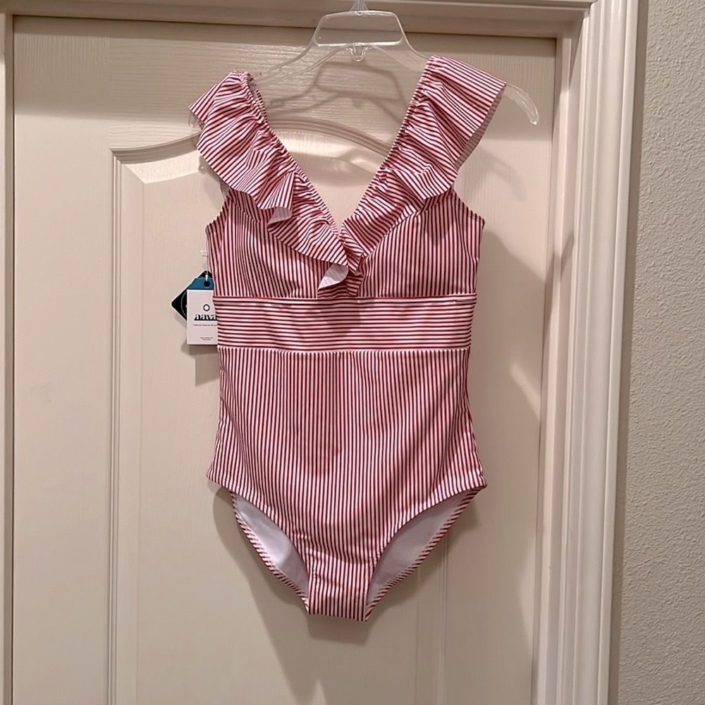 AAVA Layla Candy Stripe red/white ruffled one piece swimsuit Size Medium